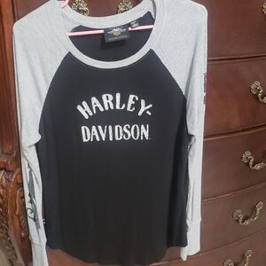 Harley-Davidson Women's Black and Gray Long Sleeve Top
